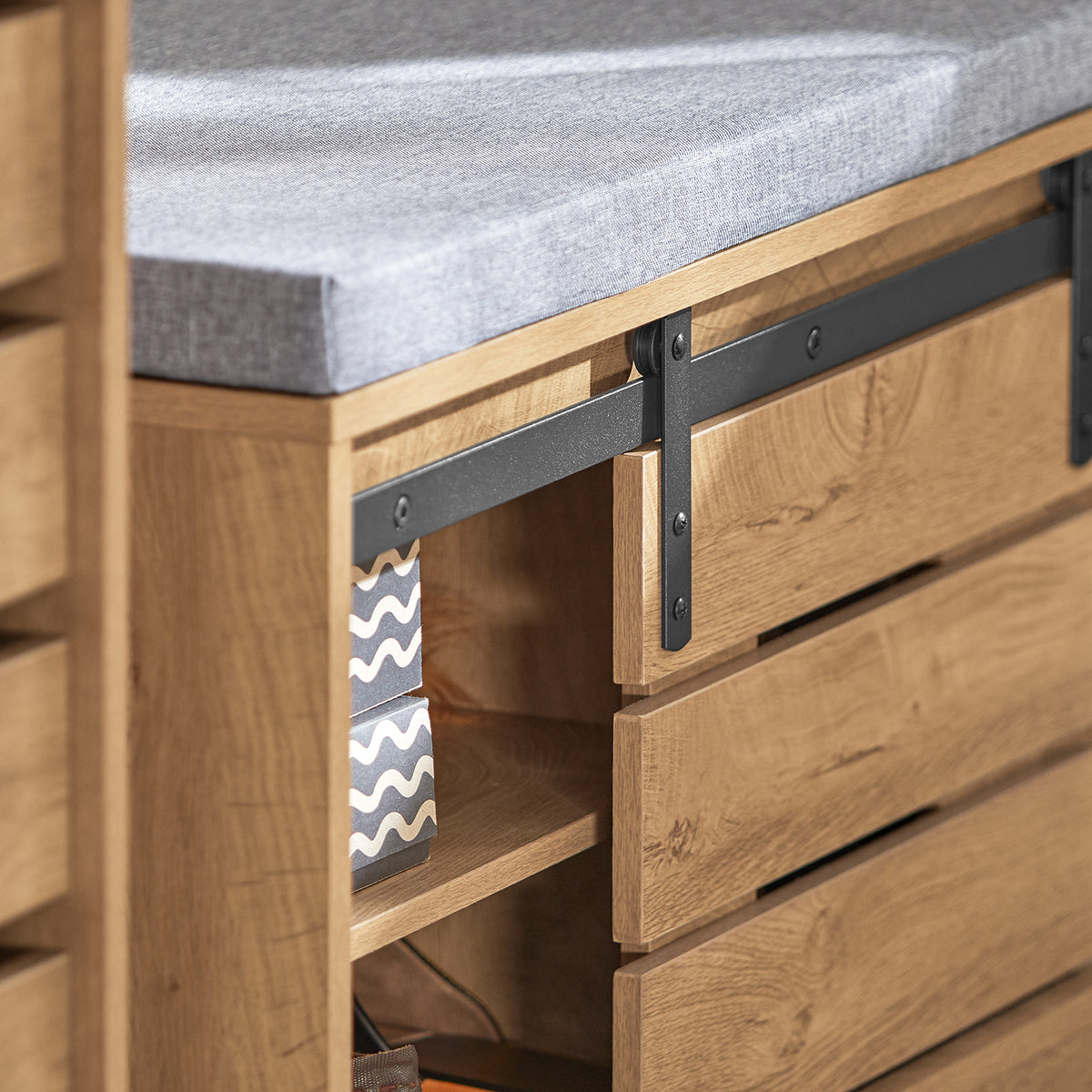 SoBuy FSR120-N Banc à Chaussures avec Porte de Grange Coulissante et Coffre de Rangement pour Entrée – 80x35x48 cm, Naturel