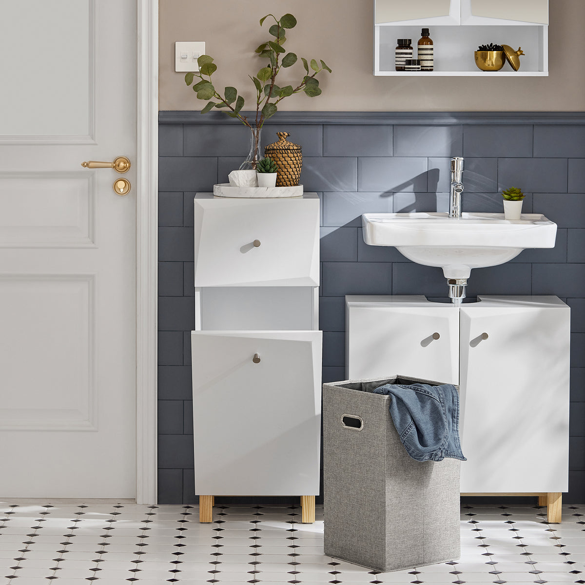 SoBuy BZR93-W Meuble Salle de Bain avec Panier à Linge, 1 Tiroir et 1 Panier Amovible, pour Salle de Bain et WC, Rangement Optimisé – L34×P30×H90 cm, Blanc