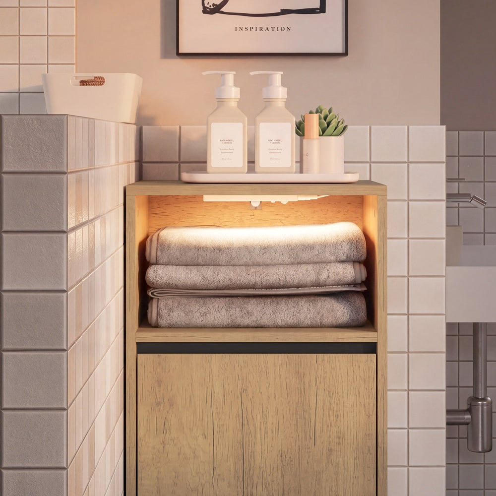 SoBuy BZR236-E-N Meuble de Salle de Bain avec Panier à Linge Basculant – Placard Étroit Gain de Place avec Éclairage LED à Détecteur, Effet Chêne Clair – 40×30×90 cm, Charge 30 kg