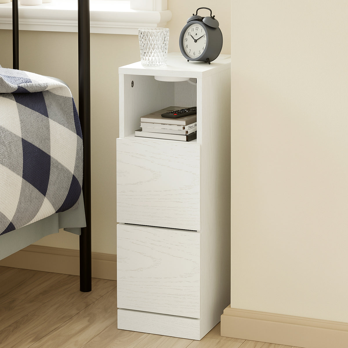 SoBuy FBT149-E-WG Table de Chevet Étroite 20cm avec Chargeur USB & Type-C + Lampe LED Magnétique – Blanc Effet Bois