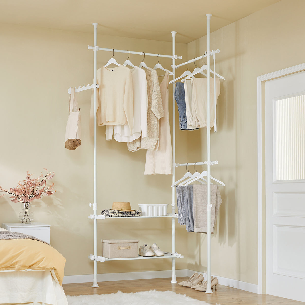 sobuyes.shopG34-II-W Portant à vêtements télescopique robuste – Penderie ouverte réglable avec tringles et étagères, Porte-manteau pour chambre ou dressing, Blanc