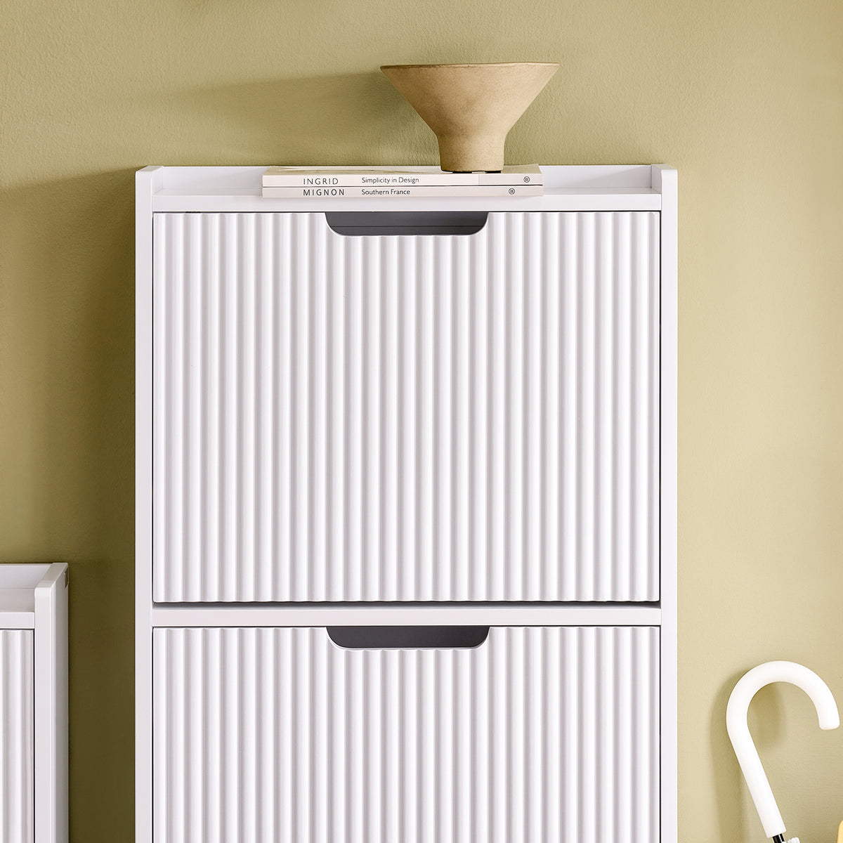 SoBuy FSR177-H-W Armoire à Chaussures 3 Abattants – 6 à 8 Paires, 19 cm de Profondeur, Anti-Basculement – 50×19×130 cm, Blanc